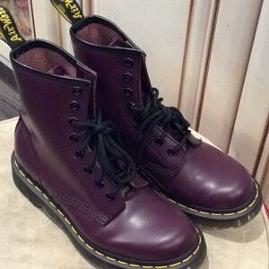 Dr Martens Air Bouncing Soles purple boots Sz 5